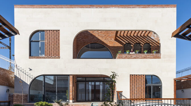 Sorkheh Hesar Villa / Sepidar Architecture Group