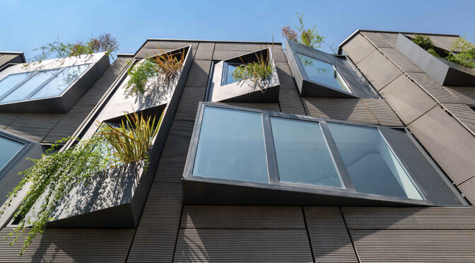 Shimigiah Residential Apartment / Ashari Architects