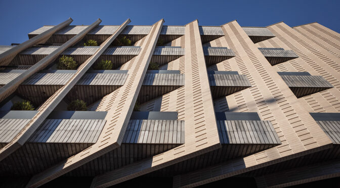 Sideway Apartment / Ashari Architects