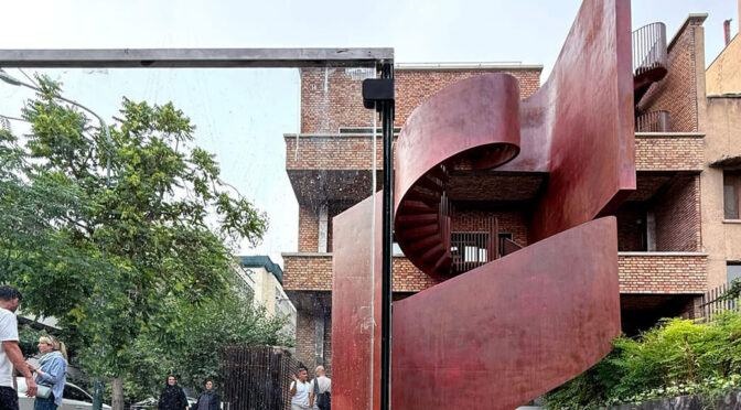 Against the Against; On The Third Approach / Maziyar Golteenaty